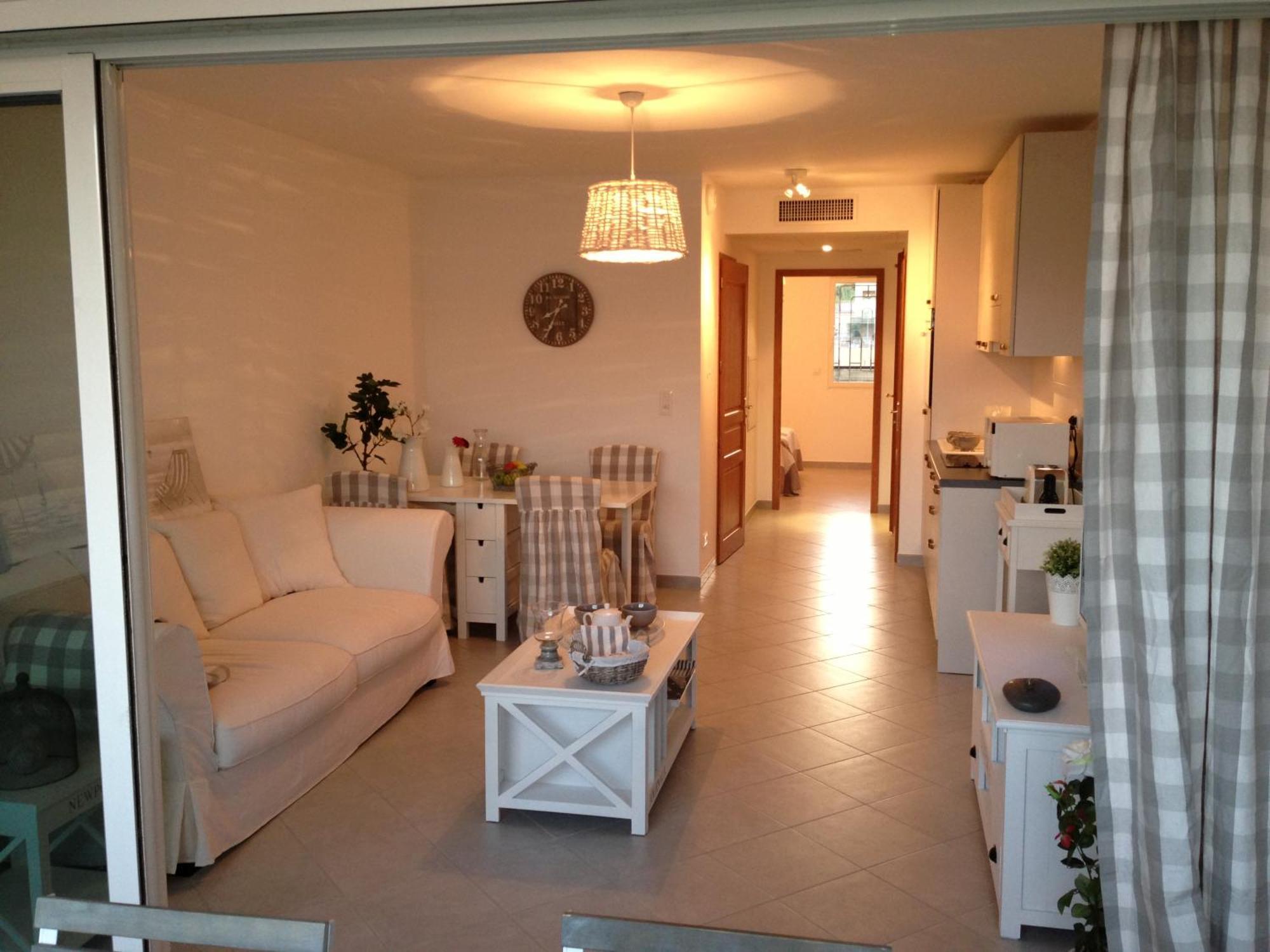 Residence Nayah-Maria Calvi  Kültér fotó